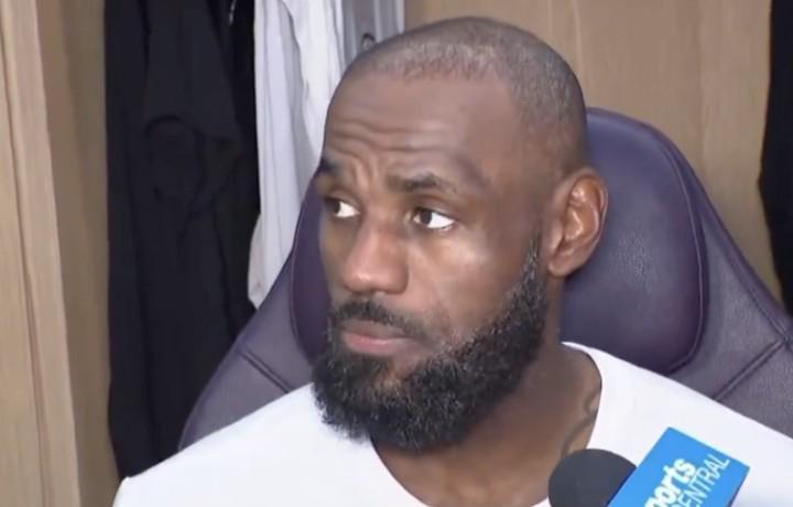 KaiyunSports-开云体育-詹姆斯：我现在既不生气也没失望，至少我们还有一线生机